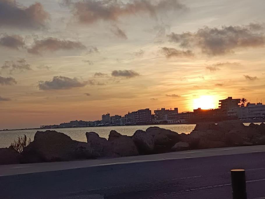 Al Lado De Barcos Y Gran Playa. Lägenhet Santa Pola Exteriör bild